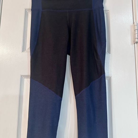 Outdoor Voices Black and Blue Leggings - Picture 1 of 3